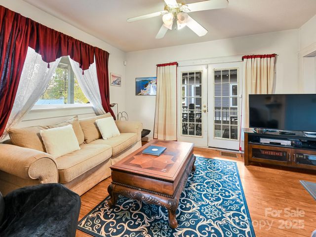 100 Washington Road, Asheville, NC 28801