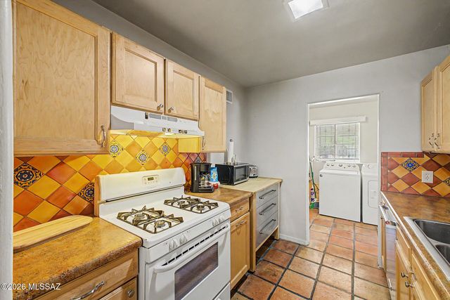 4065 E Roberts Place, Tucson, AZ 85711