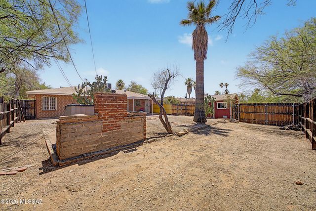 4065 E Roberts Place, Tucson, AZ 85711