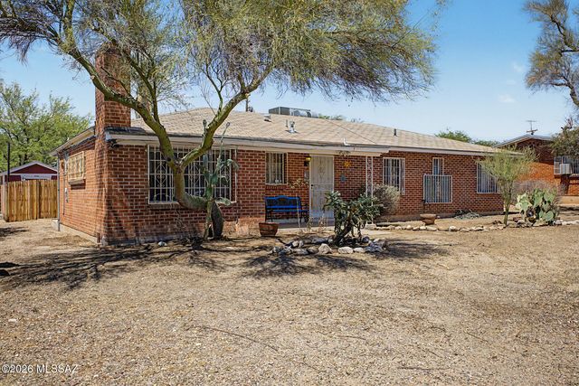 4065 E Roberts Place, Tucson, AZ 85711