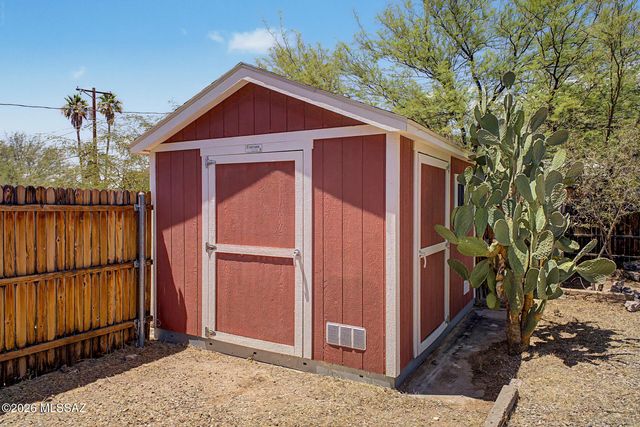4065 E Roberts Place, Tucson, AZ 85711