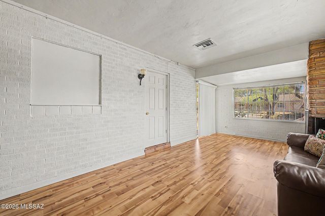 4065 E Roberts Place, Tucson, AZ 85711
