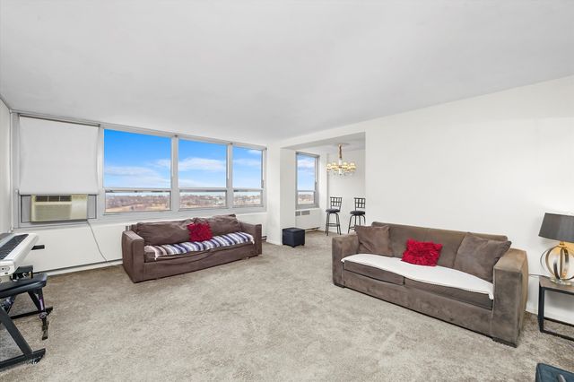 3950 N Lake Shore Drive 1728, Chicago, IL 60613