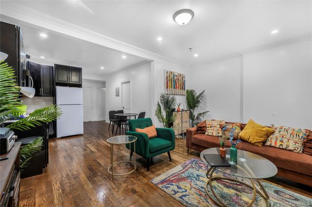 4558 Richardson Avenue, Bronx, NY 10470