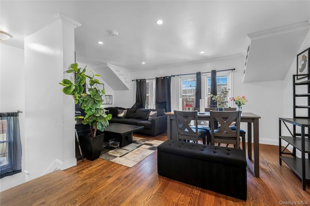 4558 Richardson Avenue, Bronx, NY 10470