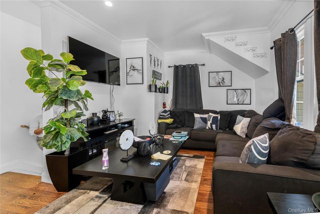 4558 Richardson Avenue, Bronx, NY 10470
