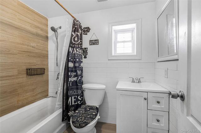 4558 Richardson Avenue, Bronx, NY 10470
