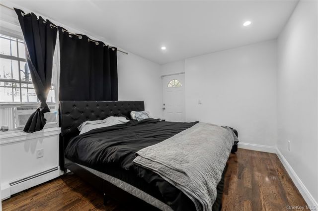 4558 Richardson Avenue, Bronx, NY 10470