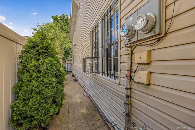 4558 Richardson Avenue, Bronx, NY 10470