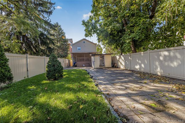 4558 Richardson Avenue, Bronx, NY 10470