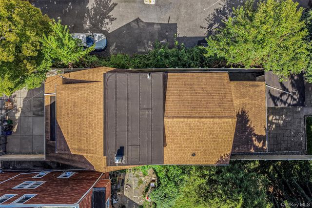 4558 Richardson Avenue, Bronx, NY 10470