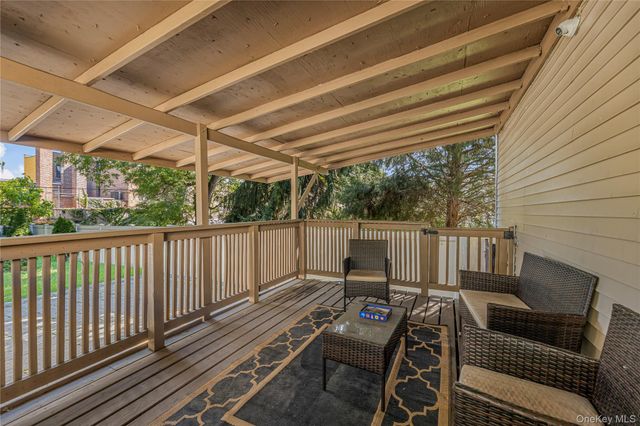 4558 Richardson Avenue, Bronx, NY 10470
