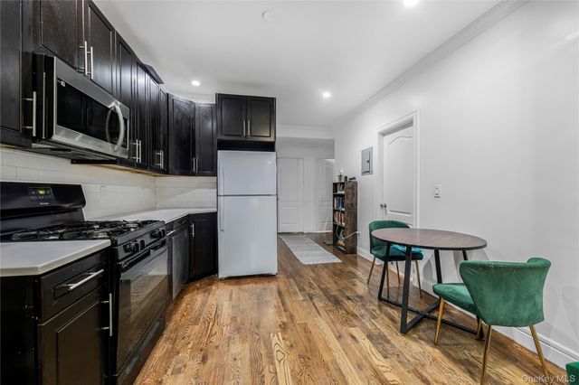 4558 Richardson Avenue, Bronx, NY 10470