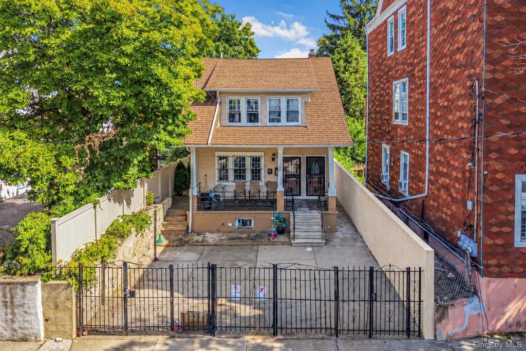 4558 Richardson Avenue, Bronx, NY 10470 — photo 2