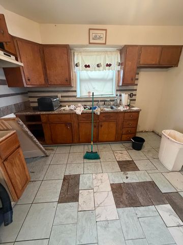 3756 W 21st Avenue, Gary, IN 46404