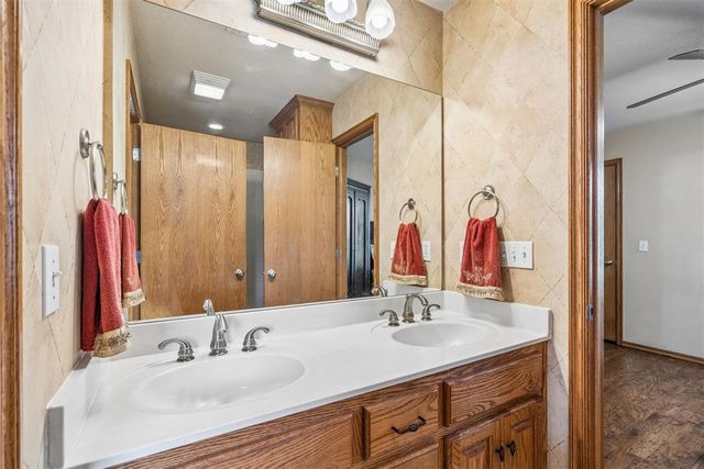 4601 Highland Hills Drive, Norman, OK 73026