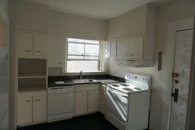 1800 Mass Ave 32, Cambridge, MA 02140