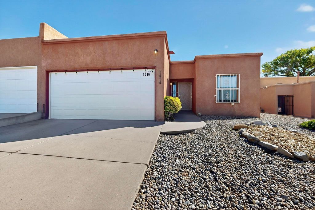 1016 Hope Place NE, Albuquerque, NM 87123