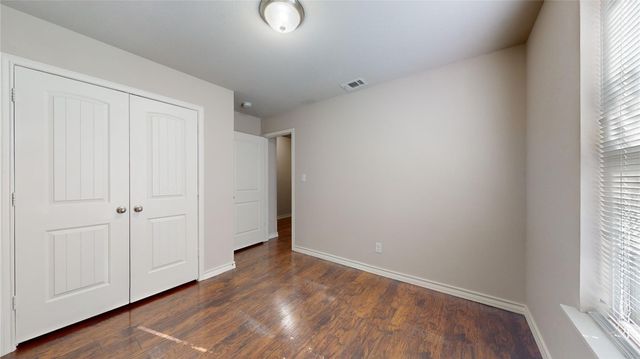 2104 Daniel Street, Fort Worth, TX 76104