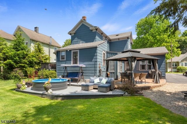 11 New St, Stanhope Boro, NJ 07874