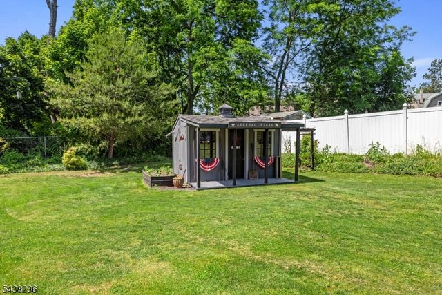 11 New St, Stanhope Boro, NJ 07874