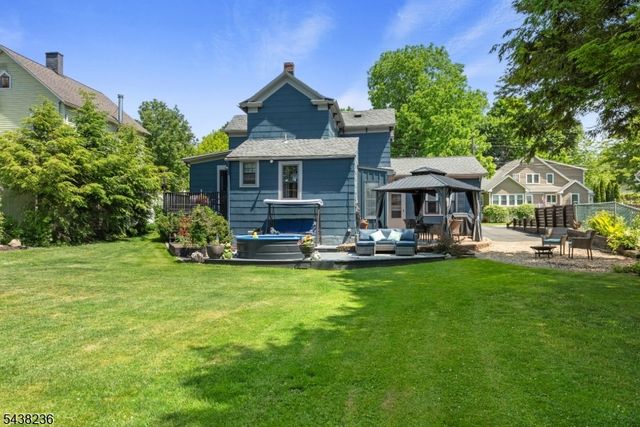 11 New St, Stanhope Boro, NJ 07874