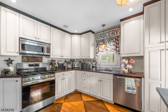 11 New St, Stanhope Boro, NJ 07874