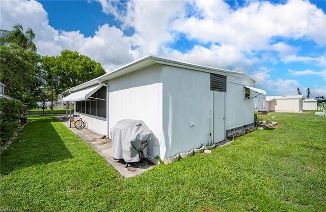 195 Domingo DR, Fort Myers, FL 33905