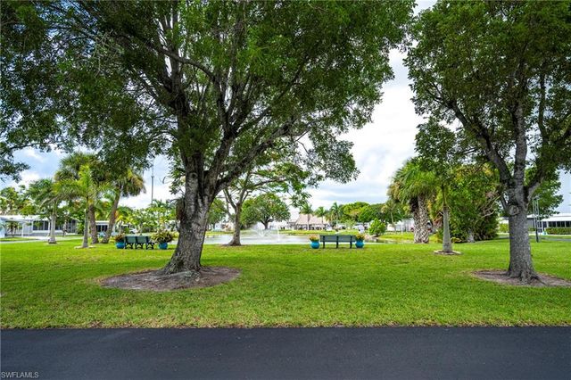 195 Domingo DR, Fort Myers, FL 33905
