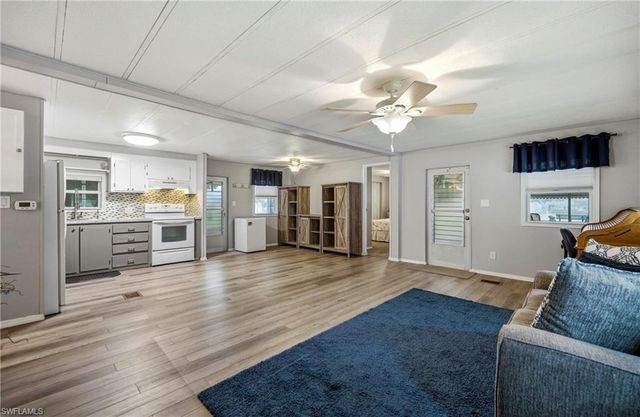 195 Domingo DR, Fort Myers, FL 33905