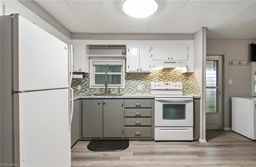 195 Domingo DR, FORT MYERS, FL 33905 — photo 4