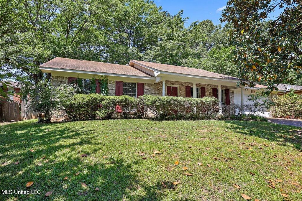 306 Indian Mound Road, Clinton, MS 39056