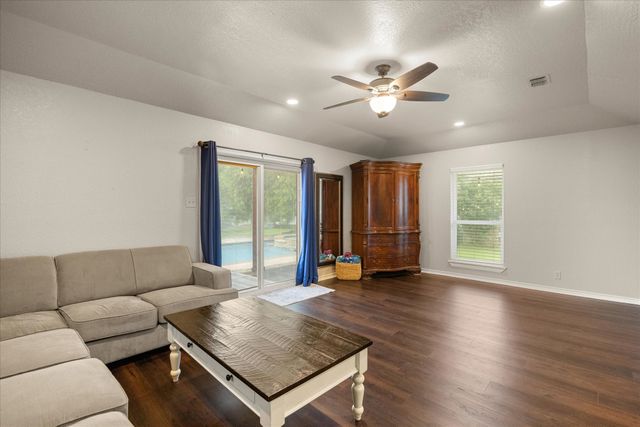 9404 Bellechase Road, Granbury, TX 76049