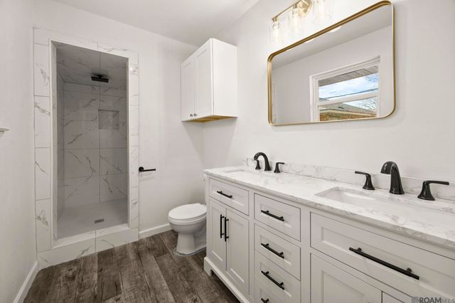 9521 Rustling Oaks Dr, Baton Rouge, LA 70818