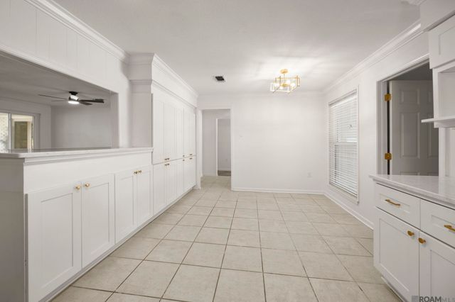 9521 Rustling Oaks Dr, Baton Rouge, LA 70818