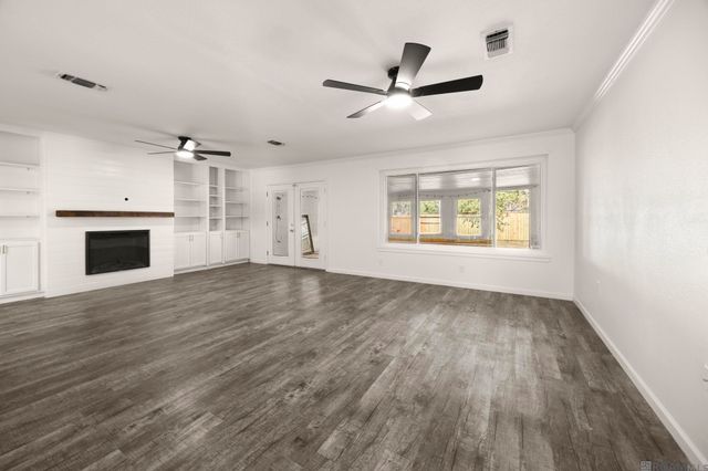 9521 Rustling Oaks Dr, Baton Rouge, LA 70818