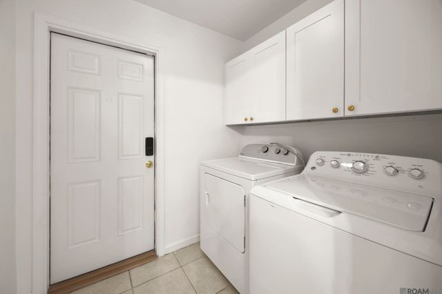 9521 Rustling Oaks Dr, Baton Rouge, LA 70818