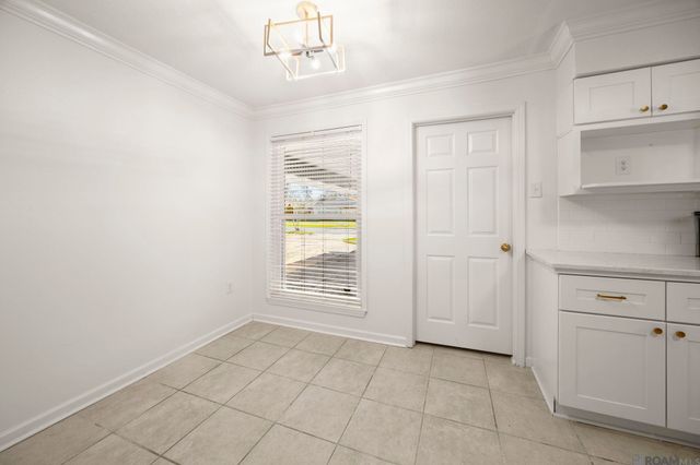 9521 Rustling Oaks Dr, Baton Rouge, LA 70818