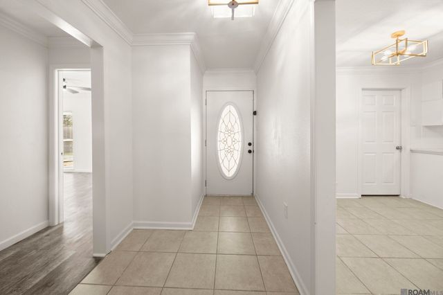 9521 Rustling Oaks Dr, Baton Rouge, LA 70818