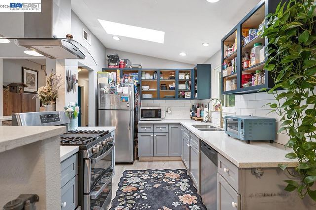 3637 Centinella Drive, North Highlands, CA 95660