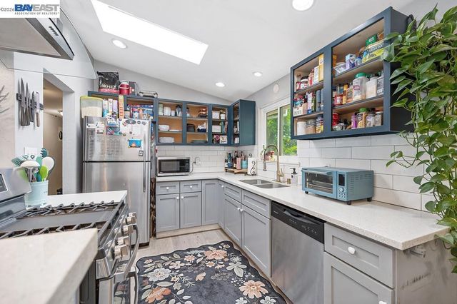 3637 Centinella Drive, North Highlands, CA 95660