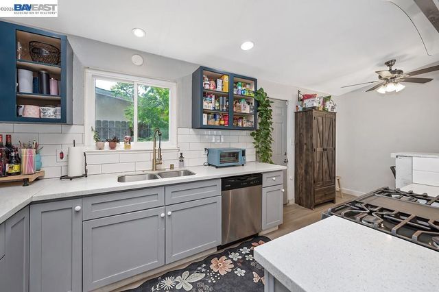 3637 Centinella Drive, North Highlands, CA 95660