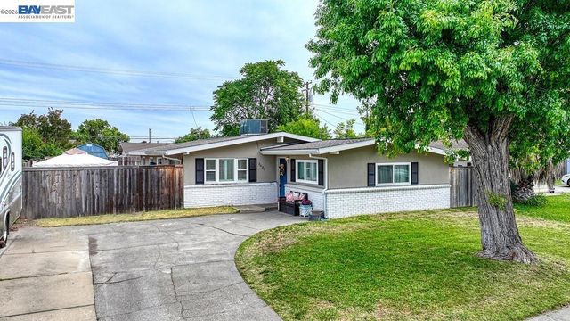 3637 Centinella Drive, North Highlands, CA 95660