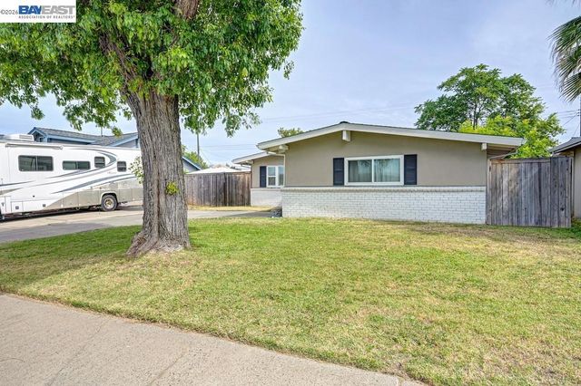 3637 Centinella Drive, North Highlands, CA 95660
