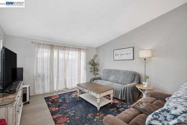 3637 Centinella Drive, North Highlands, CA 95660