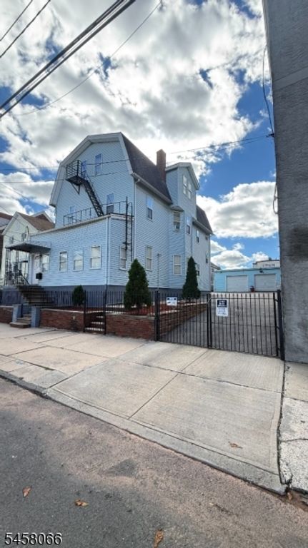 226 Marshall St, Elizabeth City, NJ 07206 — exterior