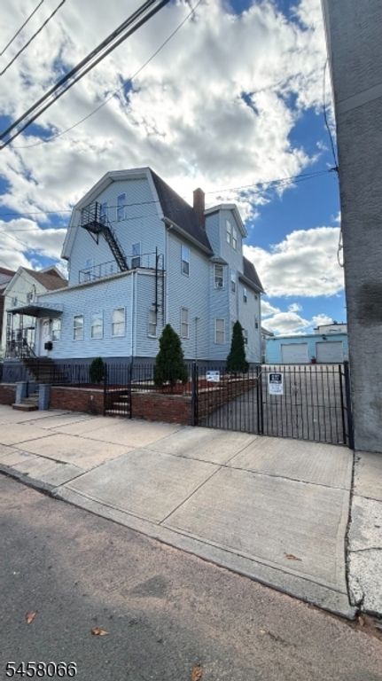 226 Marshall St, Elizabeth City, NJ 07206 — photo 2
