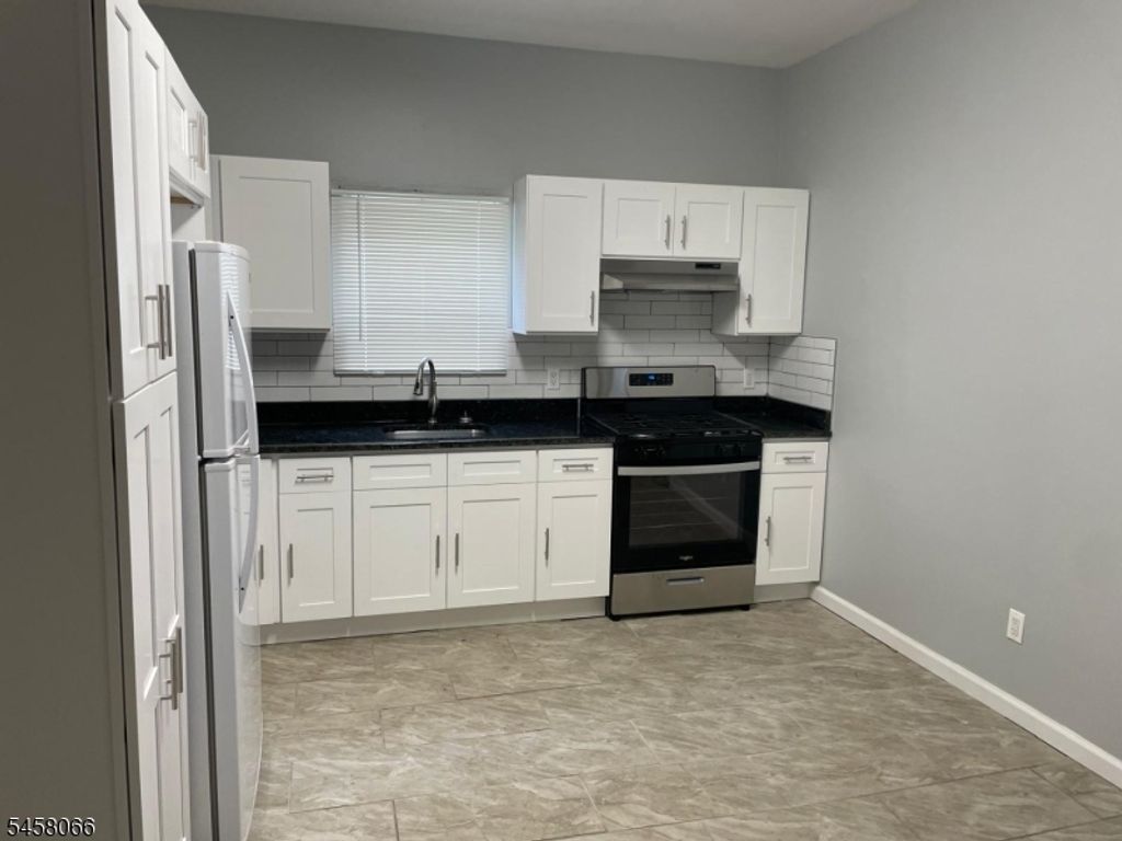 226 Marshall St, Elizabeth City, NJ 07206 — photo 3