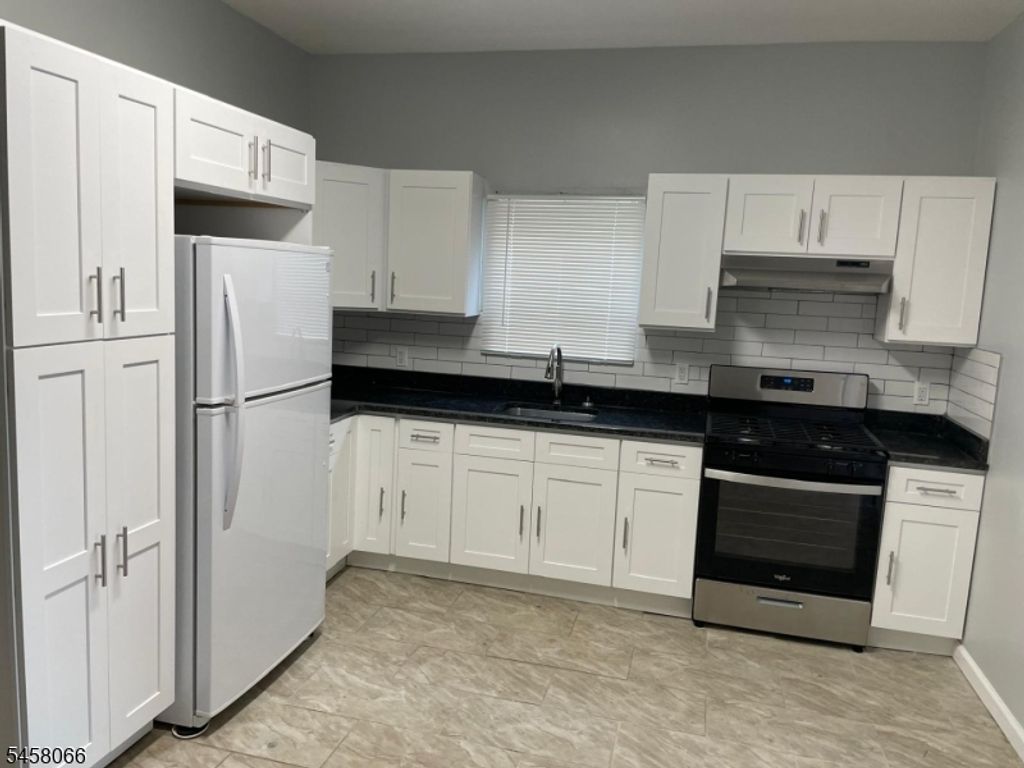 226 Marshall St, Elizabeth City, NJ 07206 — photo 4