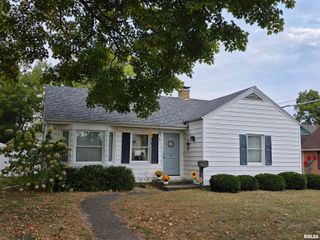 617 W BEECH Street, Chillicothe, IL 61523